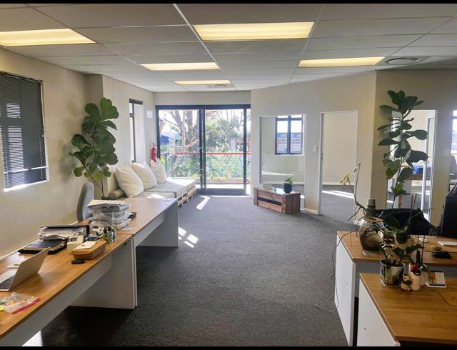 234M² OFFICE TO LET IN WESTLAKE